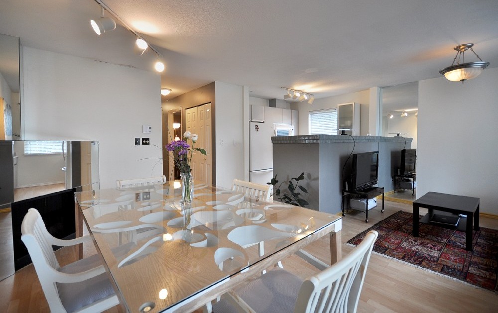 # 104 985 W 10TH AV photo 8