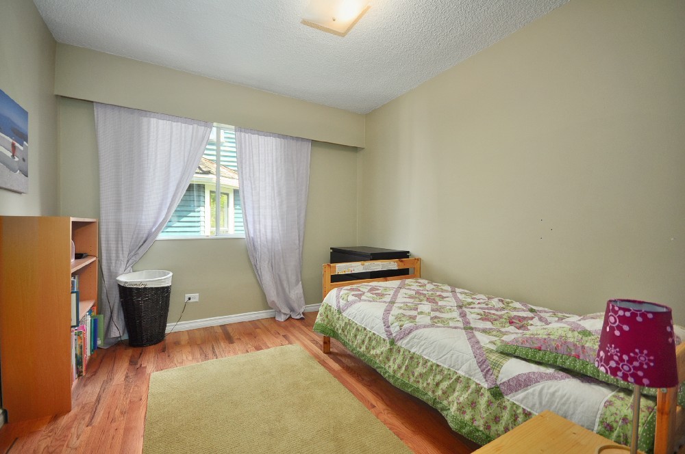 3058 GLEN DR photo 8