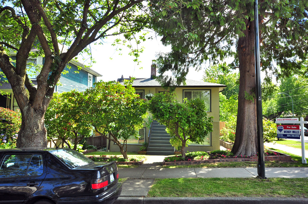 3058 GLEN DR photo 18