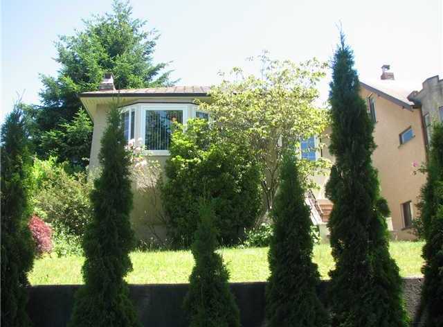 4384 NANAIMO ST photo 2