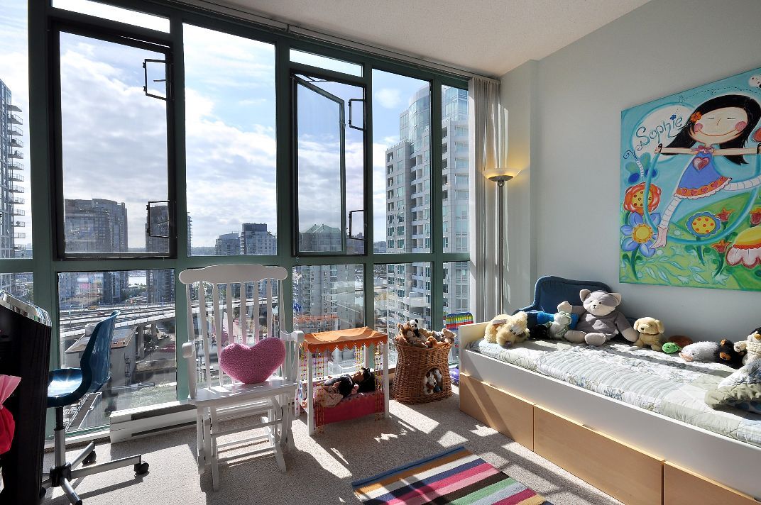 # 2102 907 BEACH AV photo 14