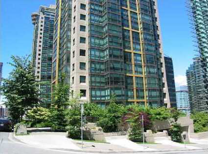# 1703 1331 ALBERNI ST photo 2
