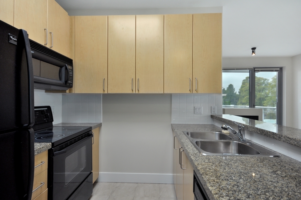 # 407 2680 ARBUTUS ST photo 12