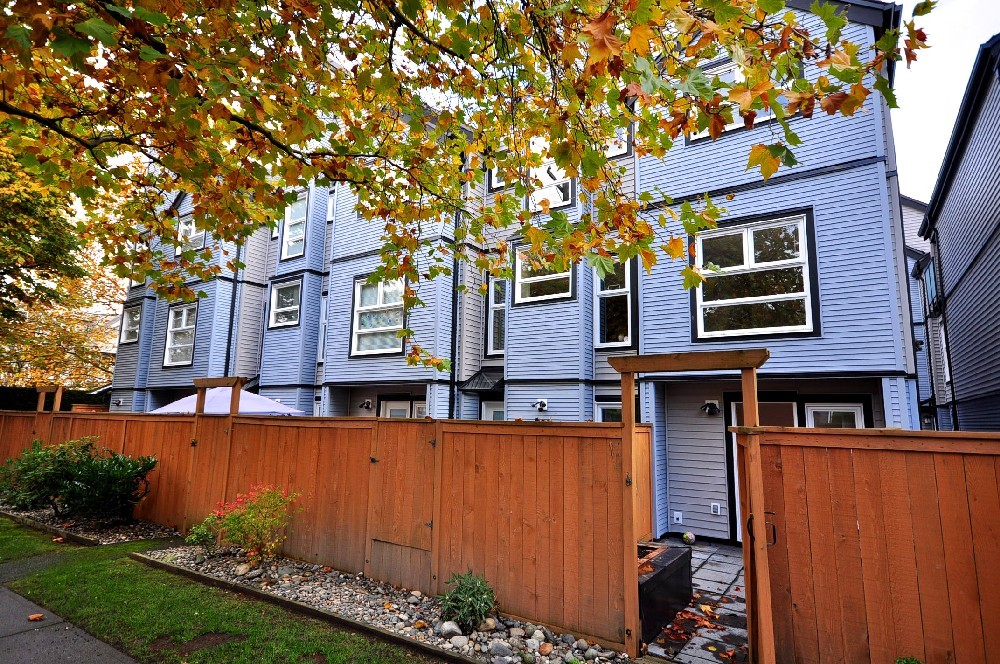 # 11 888 W 16TH AV photo 20