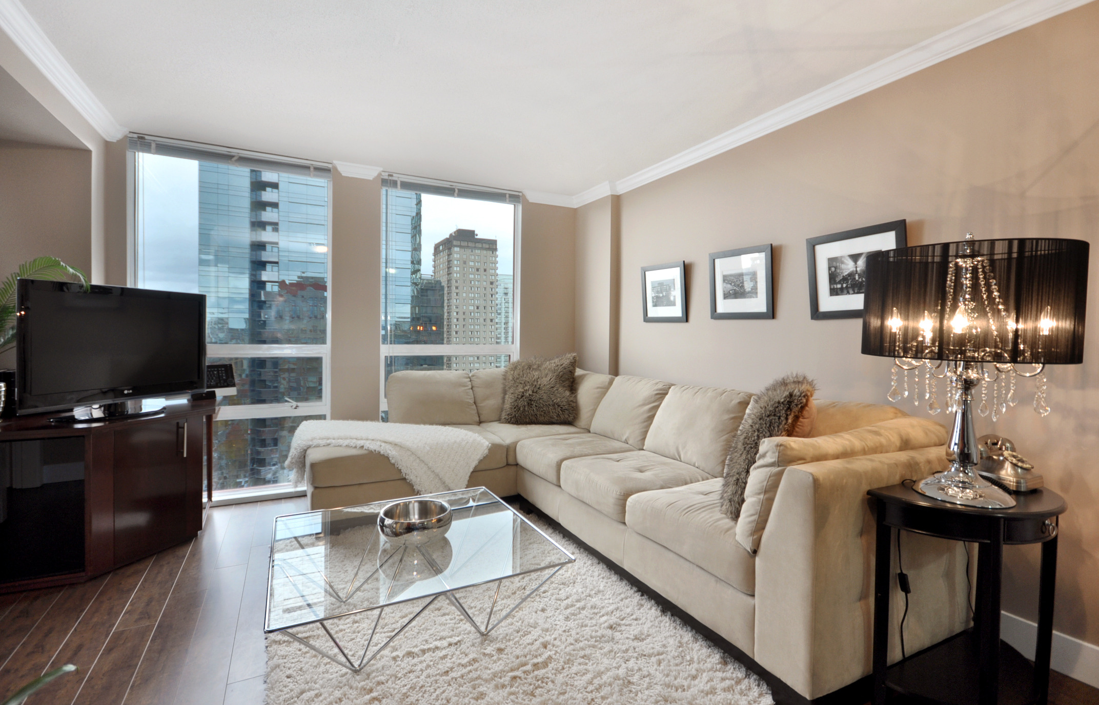 # 1703 811 HELMCKEN ST photo 4