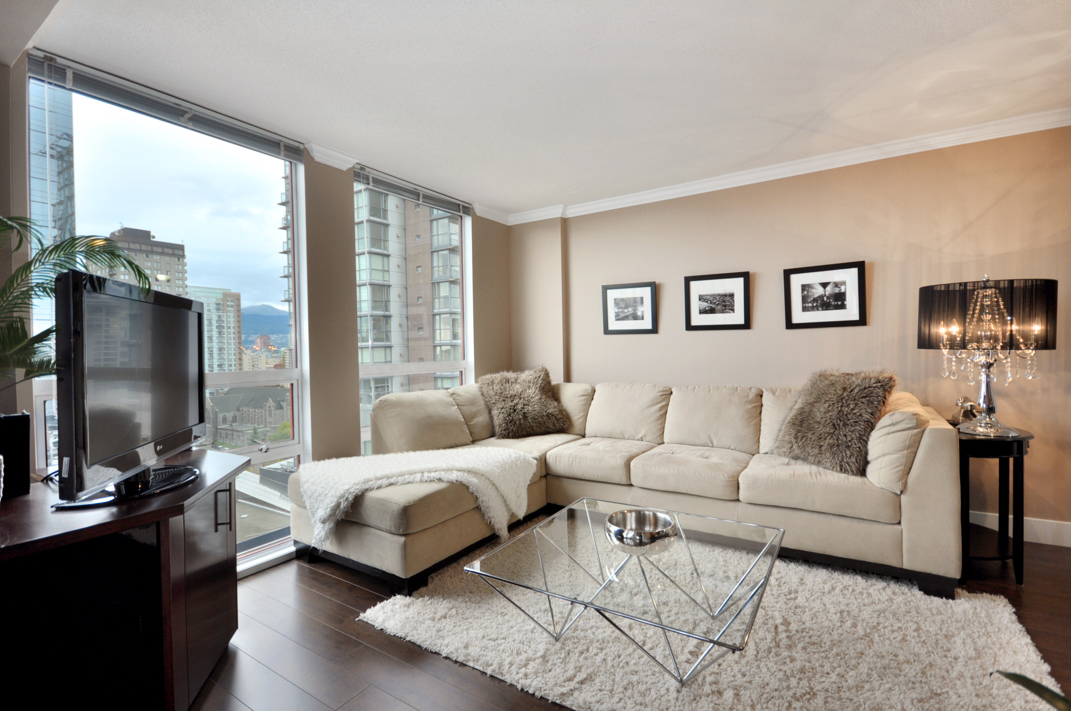 # 1703 811 HELMCKEN ST photo 5