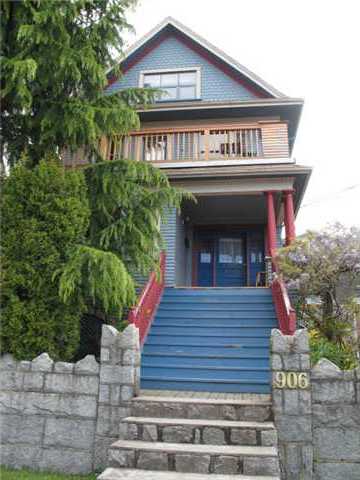  906 SALSBURY Drive
