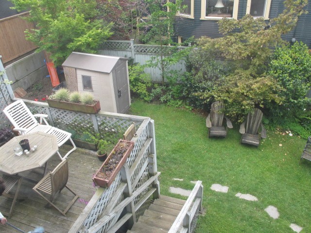  906 SALSBURY Drive photo 2