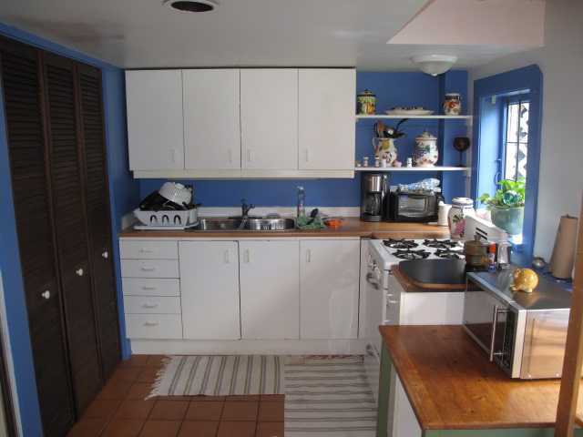  906 SALSBURY Drive photo 9