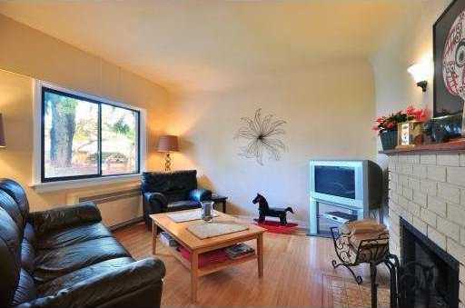  253 E 20TH Street photo 3