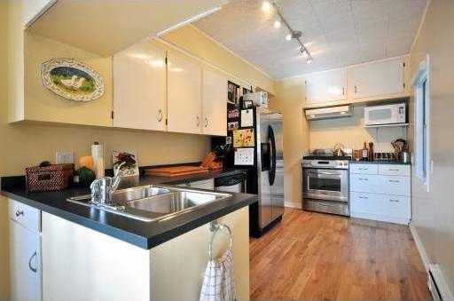  253 E 20TH Street photo 6