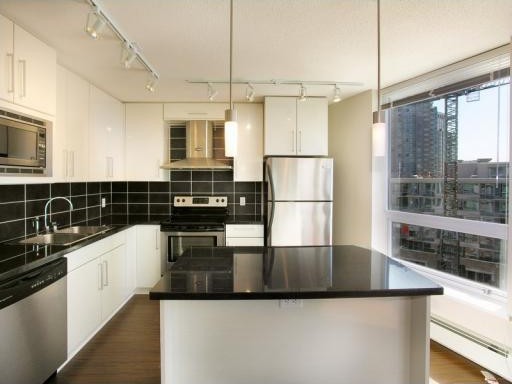 # 507 188 KEEFER Place photo 2