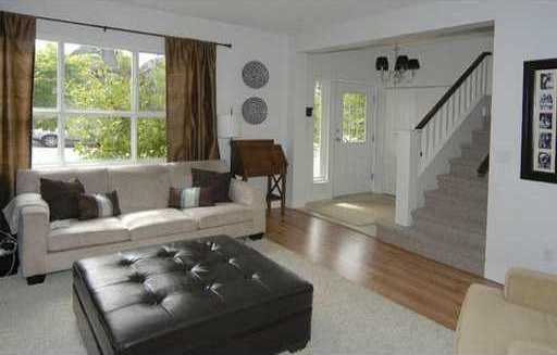  127 STAR Crescent  photo 3