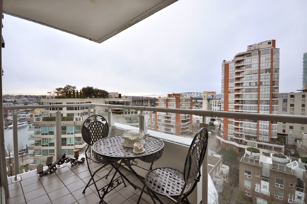 # 1104 1501 HOWE ST photo 17