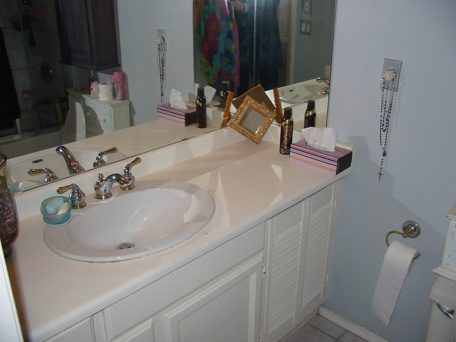 # 208 1066 E 8TH AV photo 13