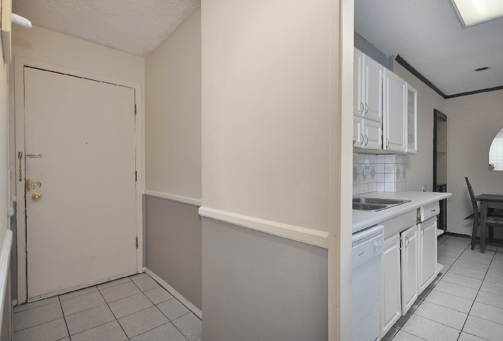 # 208 1066 E 8TH AV photo 22