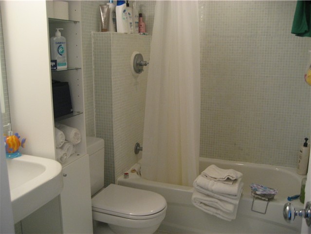 # 703 1816 HARO ST photo 2