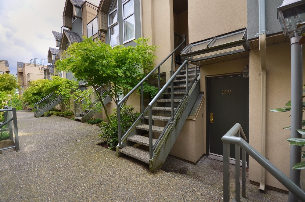 3021 LAUREL ST photo 6