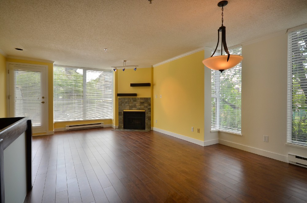 3021 LAUREL ST photo 9