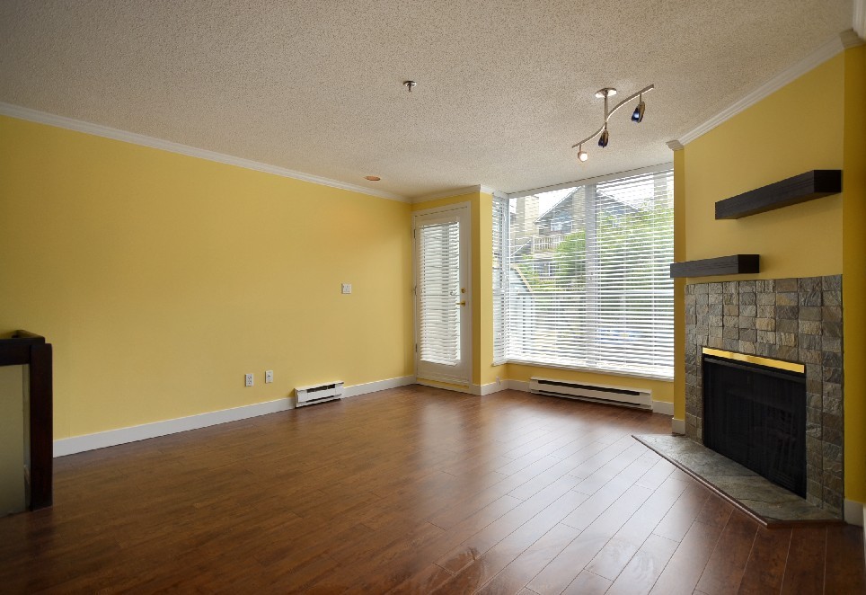 3021 LAUREL ST photo 12