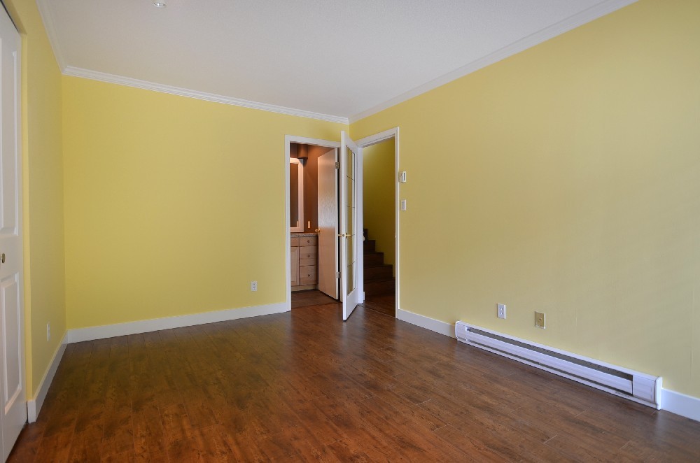 3021 LAUREL ST photo 20