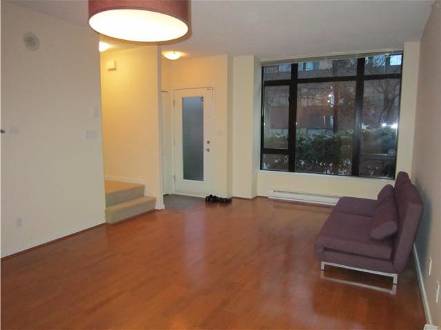  521 DRAKE Street photo 3