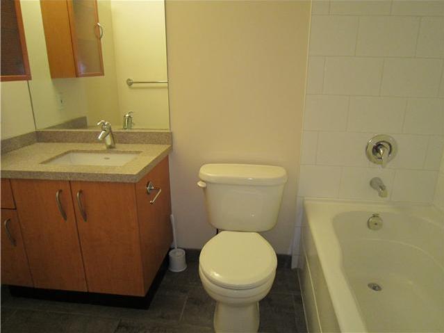  521 DRAKE Street photo 5