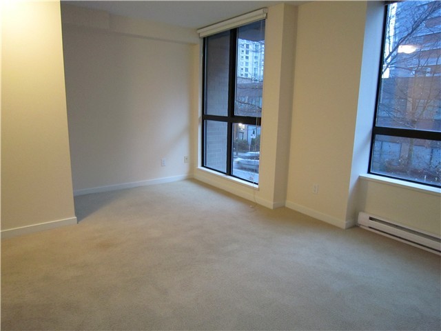  521 DRAKE Street photo 7