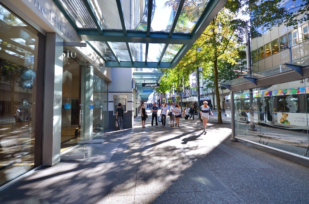 # 1907 610 GRANVILLE ST photo 3