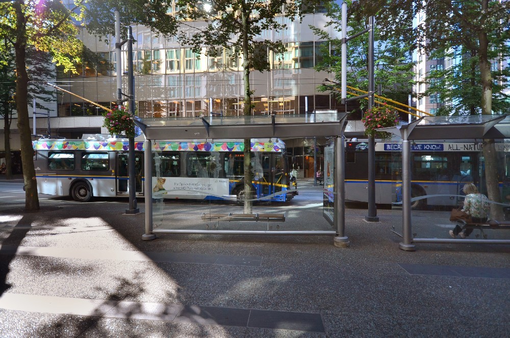 # 1907 610 GRANVILLE ST photo 4