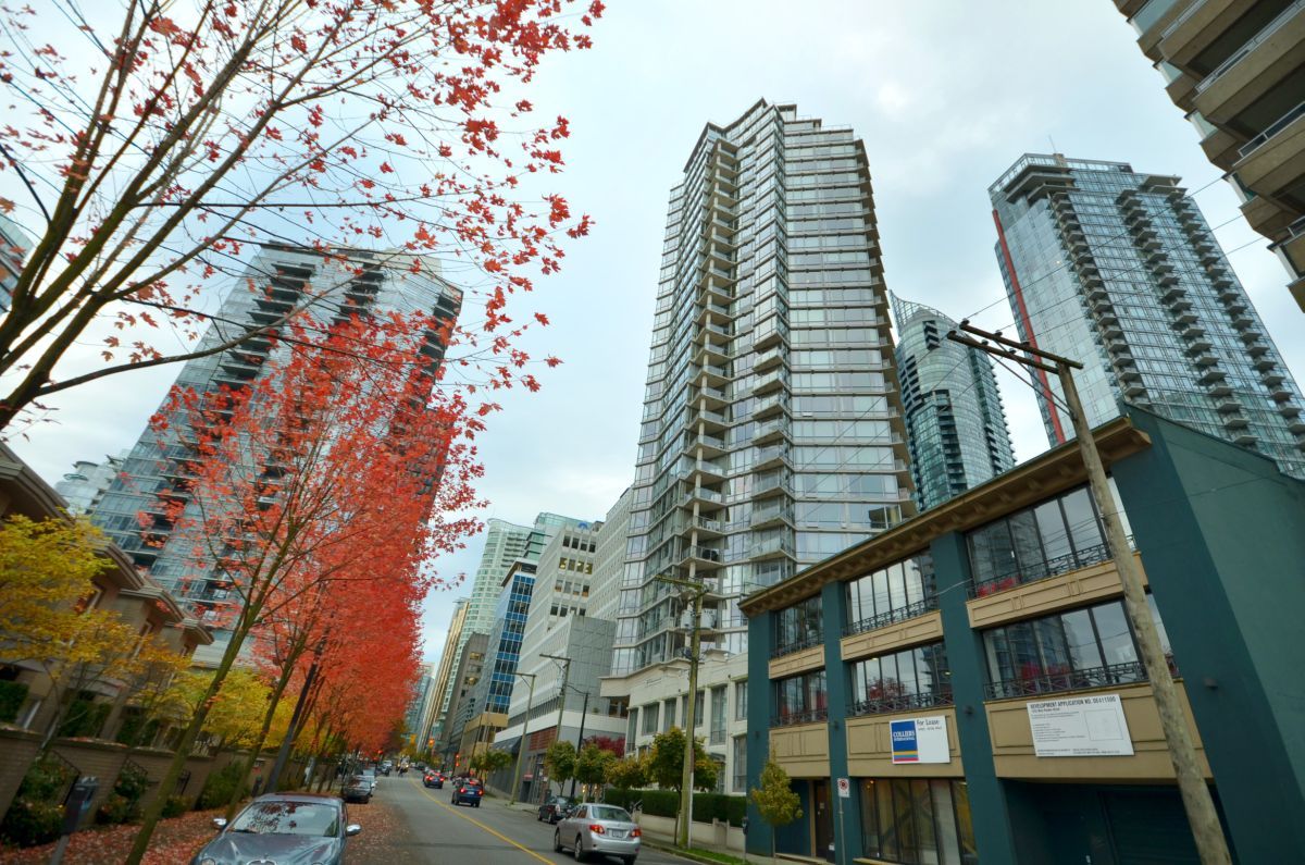 # 1404 1228 W HASTINGS ST photo 2