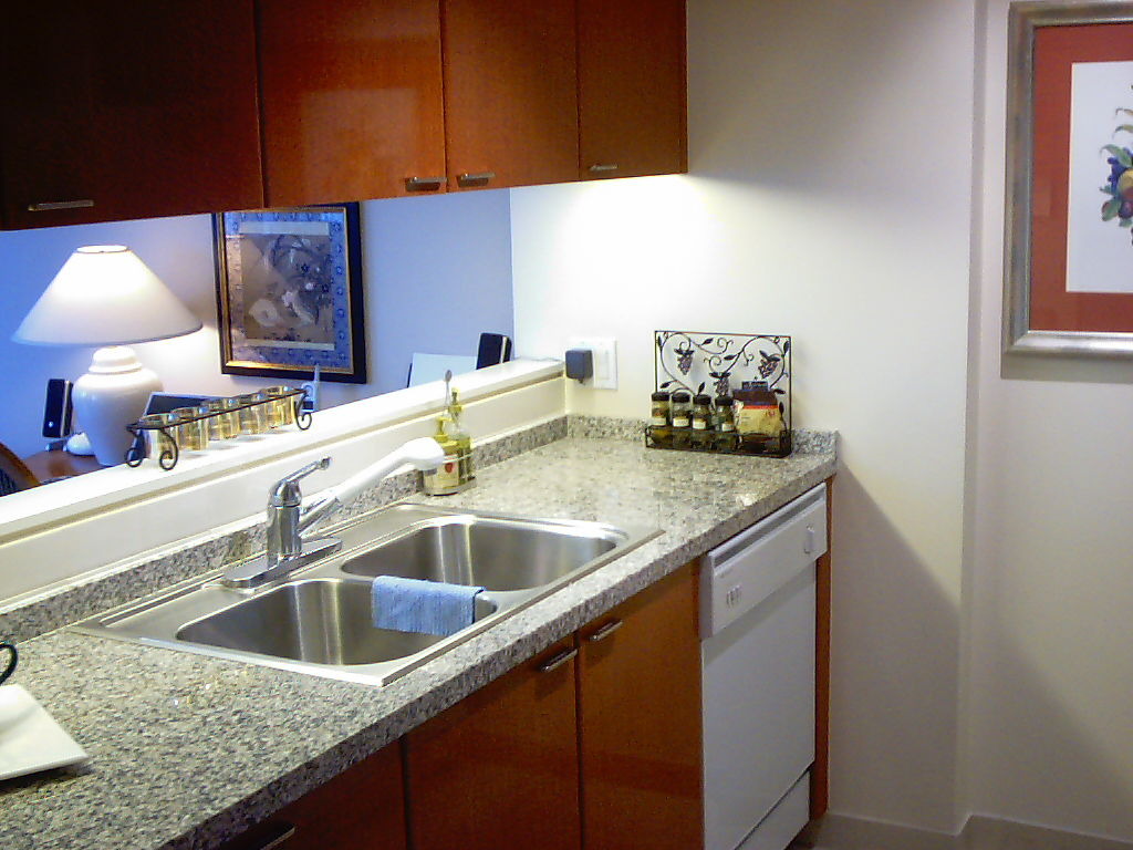 # 805 1288 ALBERNI ST photo 2
