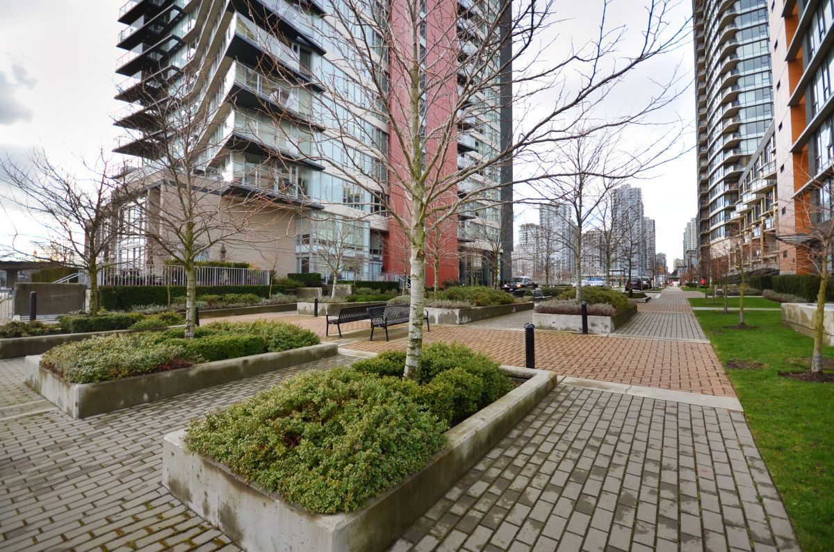 # 903 8 SMITHE MEWS BB photo 14
