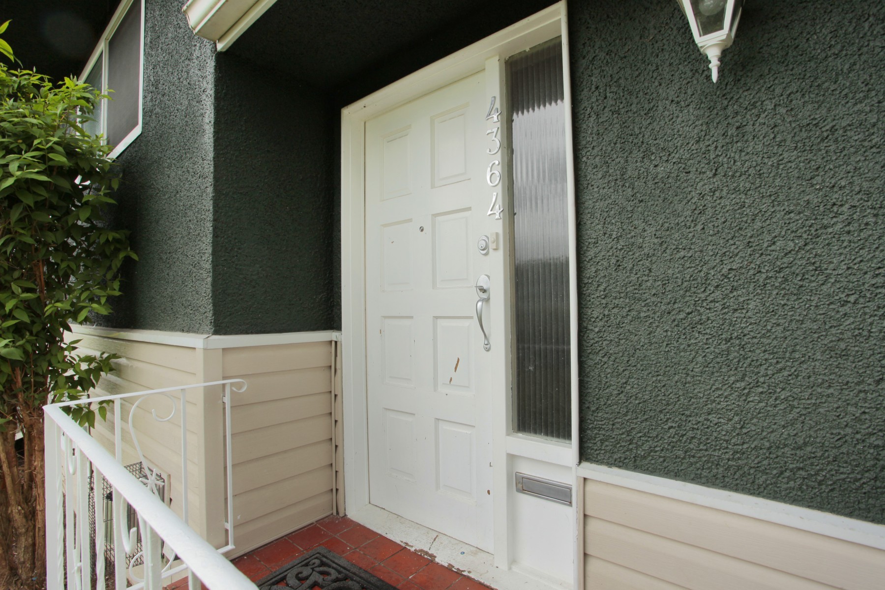  4364 MOSCROP Street photo 7