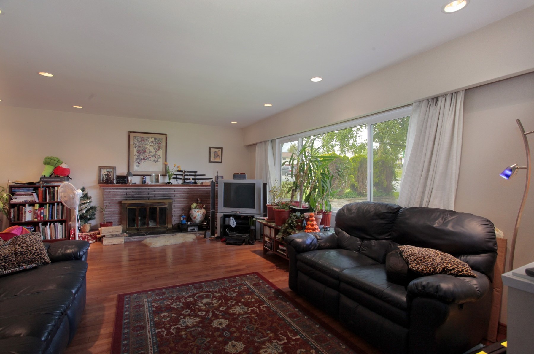  4364 MOSCROP Street photo 16
