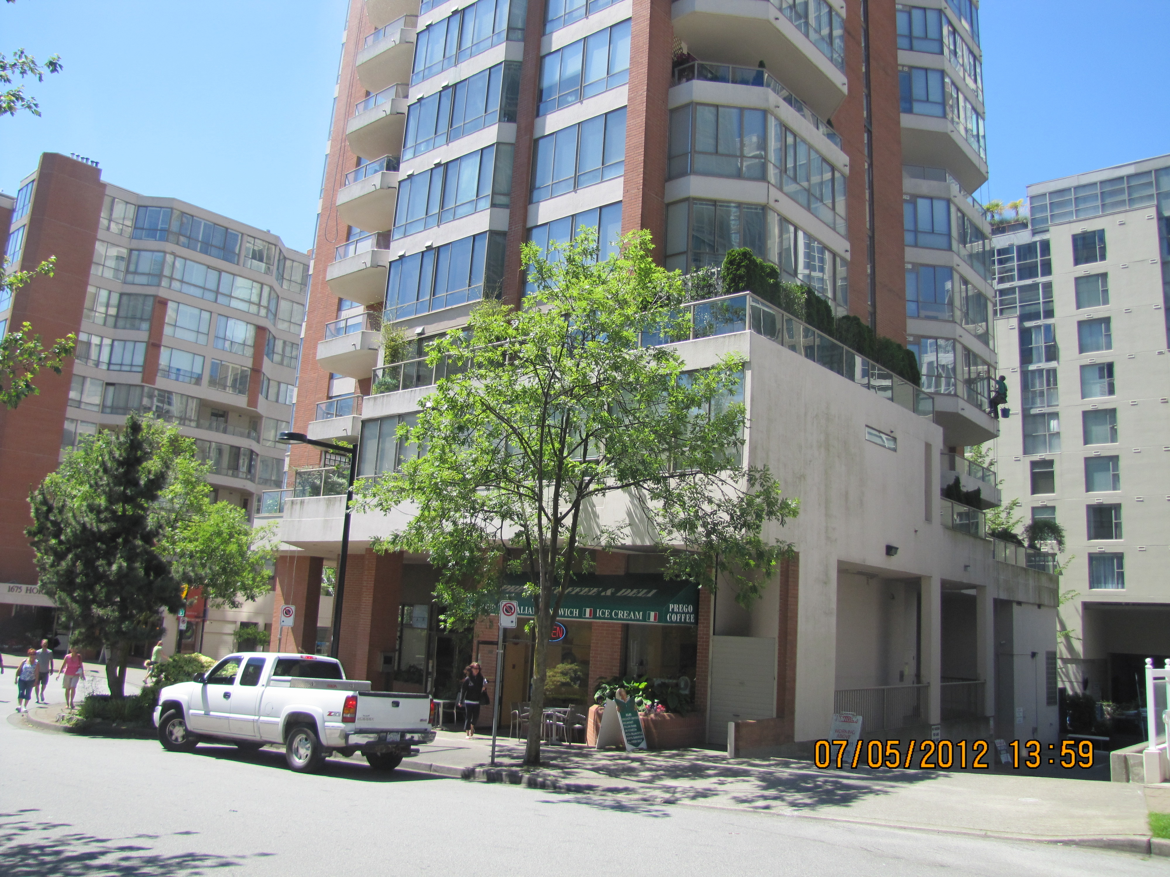 # 102A 1625 Hornby Street