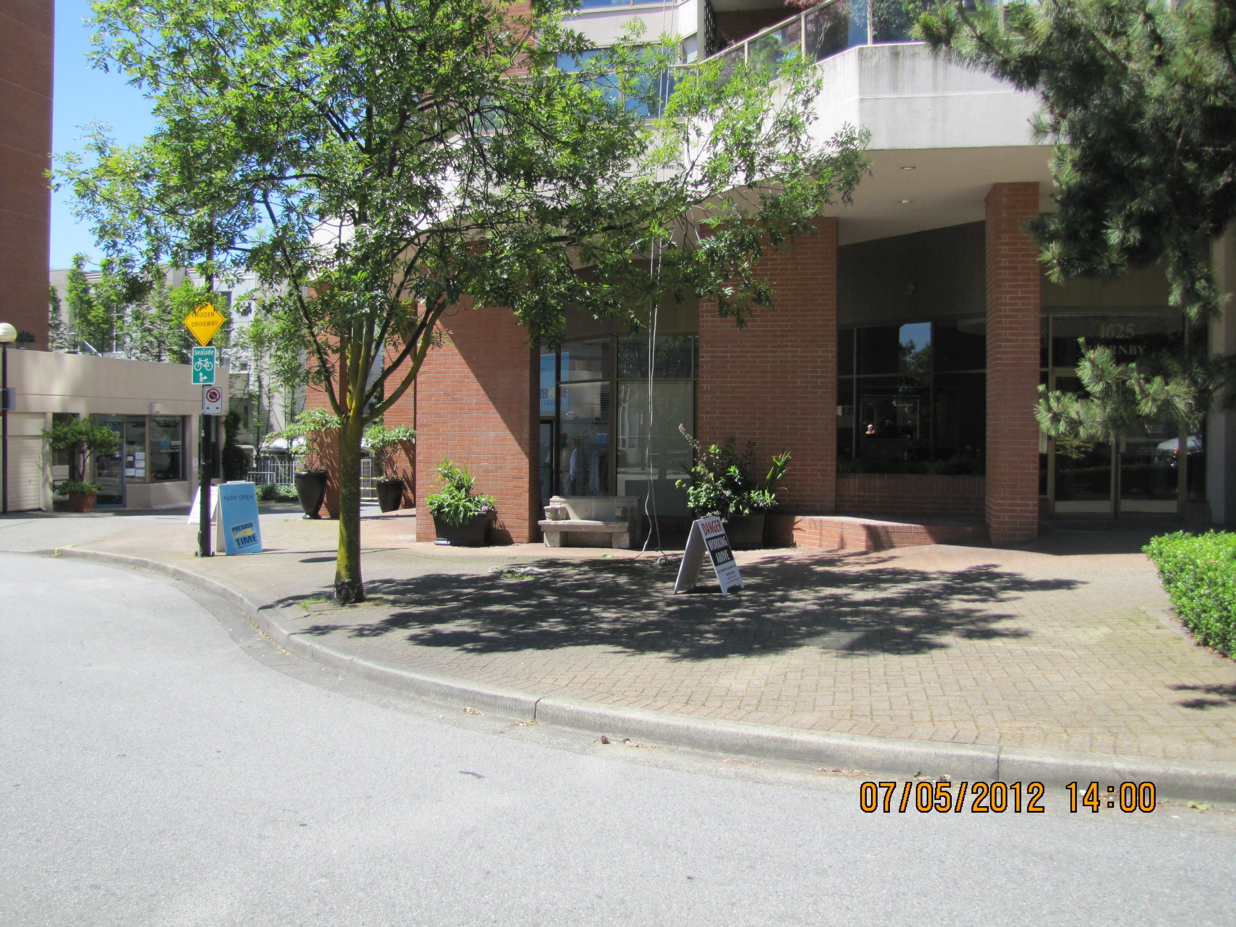 # 102A 1625 Hornby Street photo 2