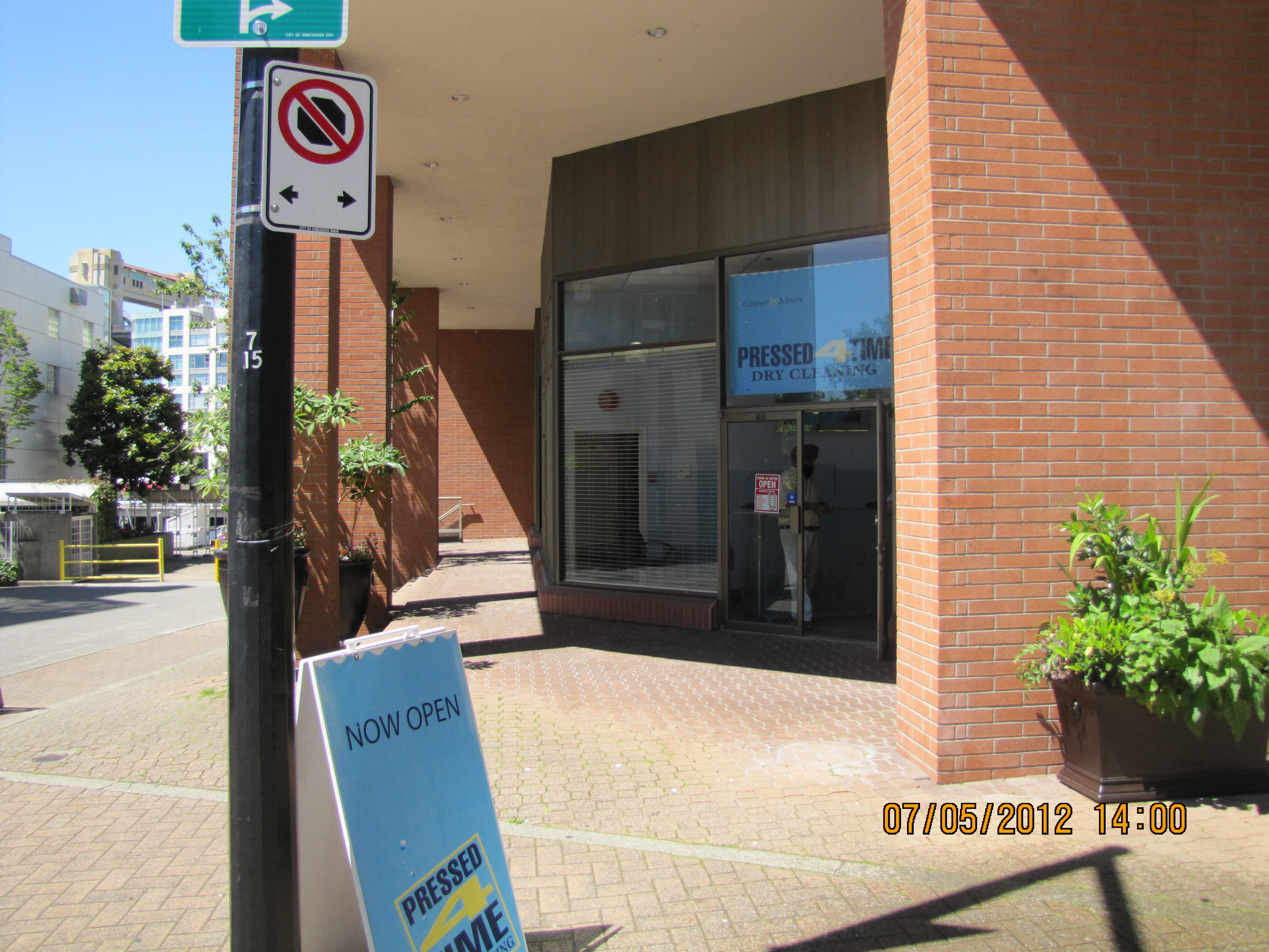 # 102A 1625 Hornby Street photo 4