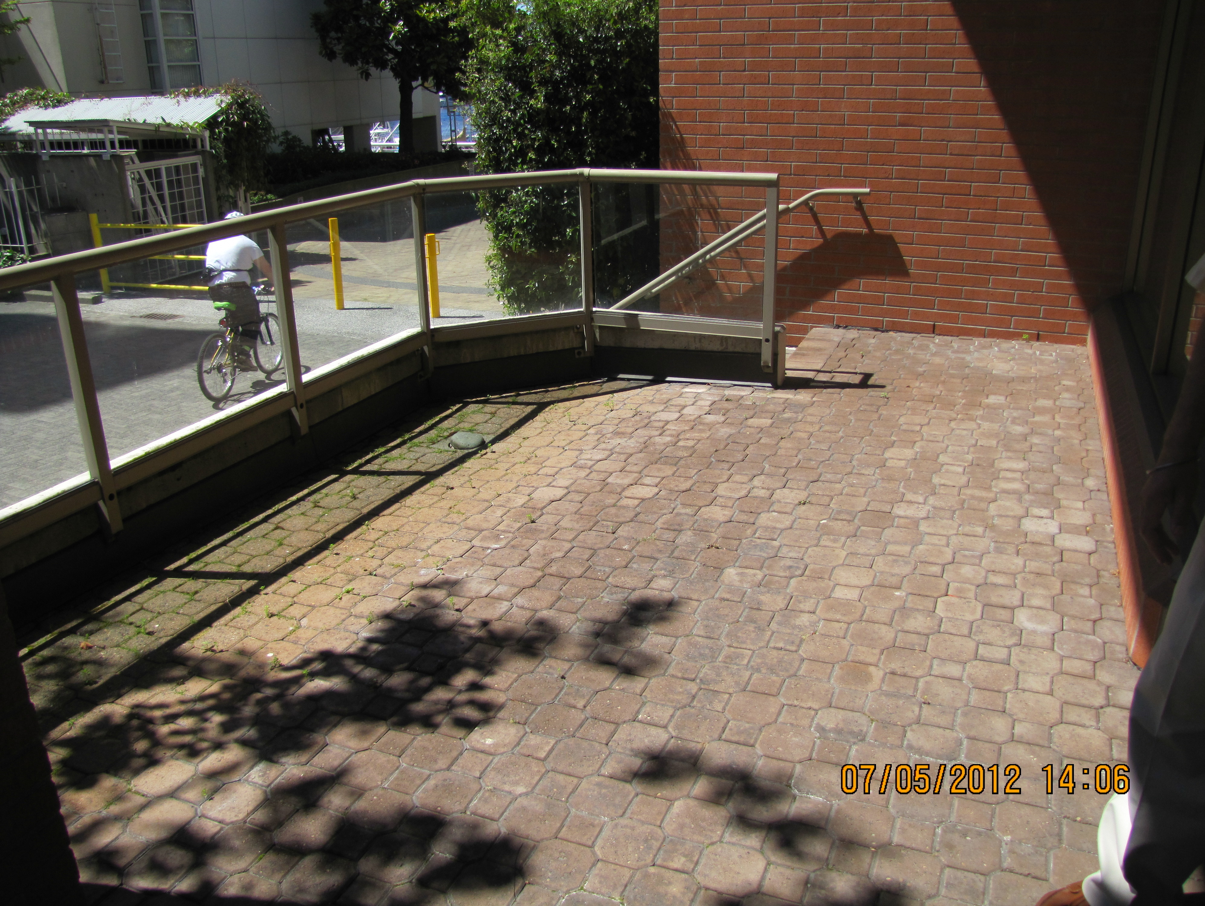 # 102A 1625 Hornby Street photo 16