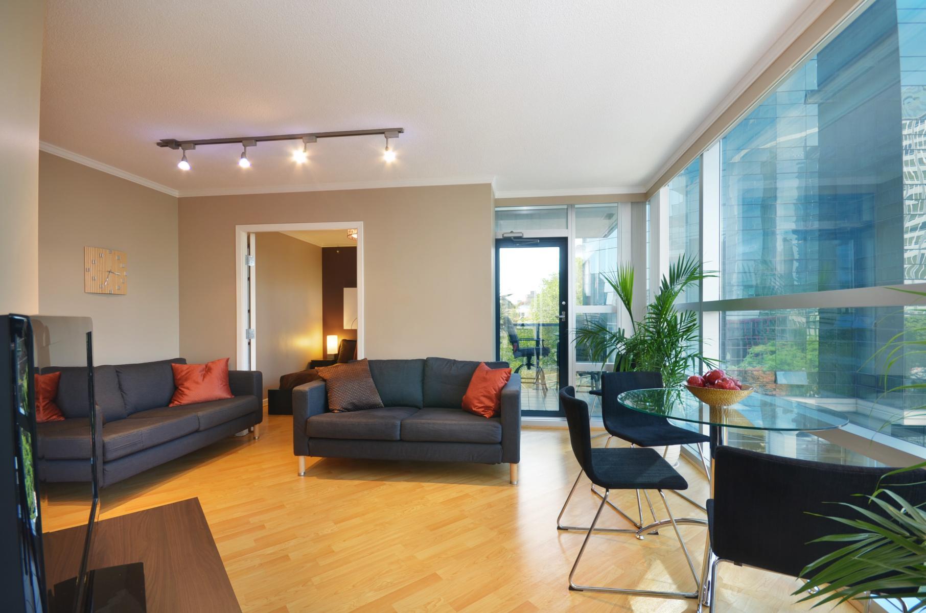 # 505 1050 BURRARD ST photo 16