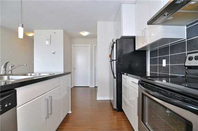 # 2903 188 KEEFER Place photo 3