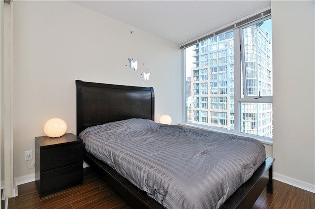 # 2903 188 KEEFER Place photo 8