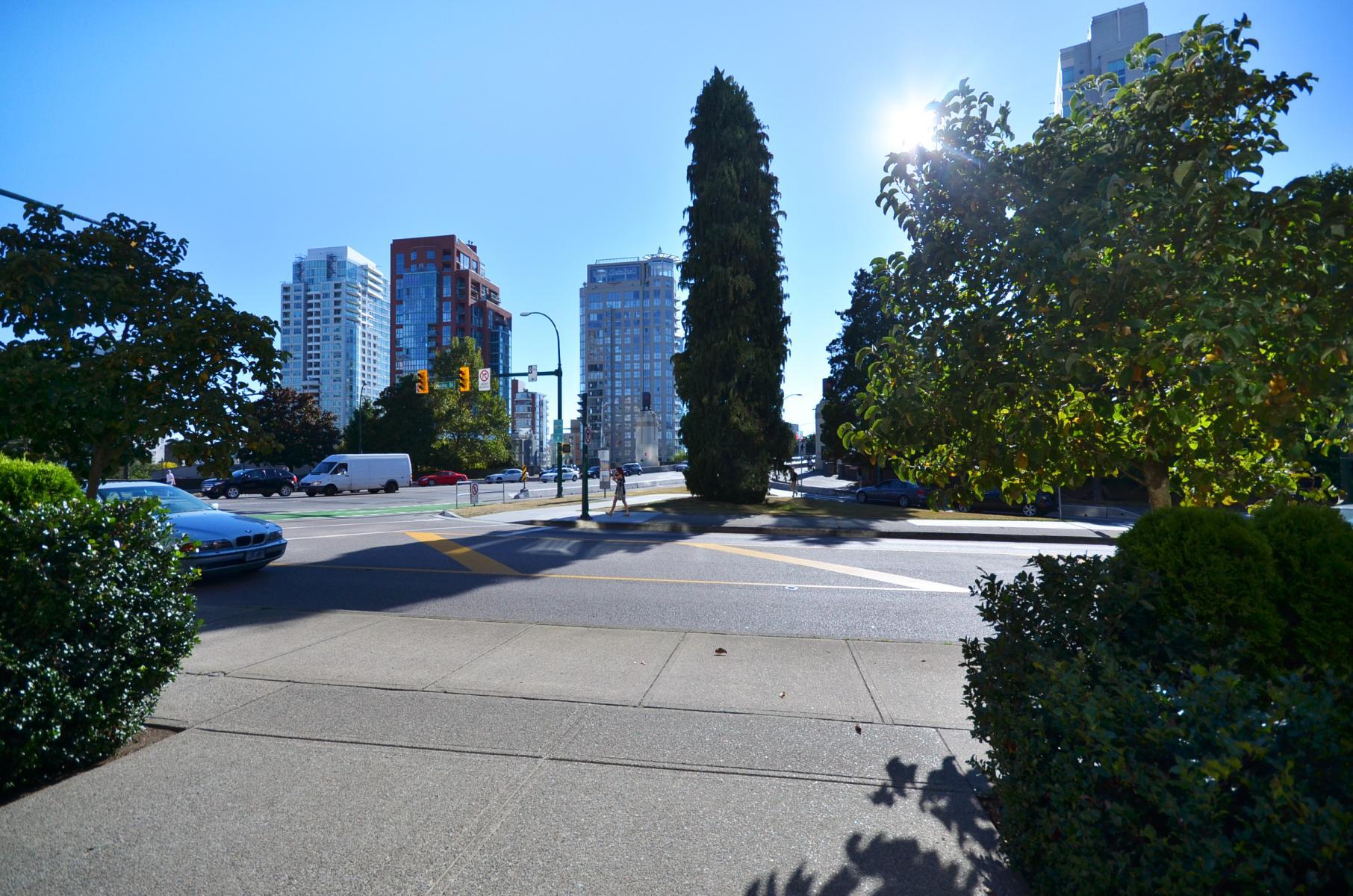 # 1403 1003 PACIFIC Street photo 14