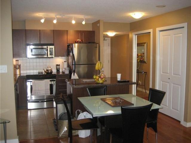 # 1001 2138 MADISON AV photo 3