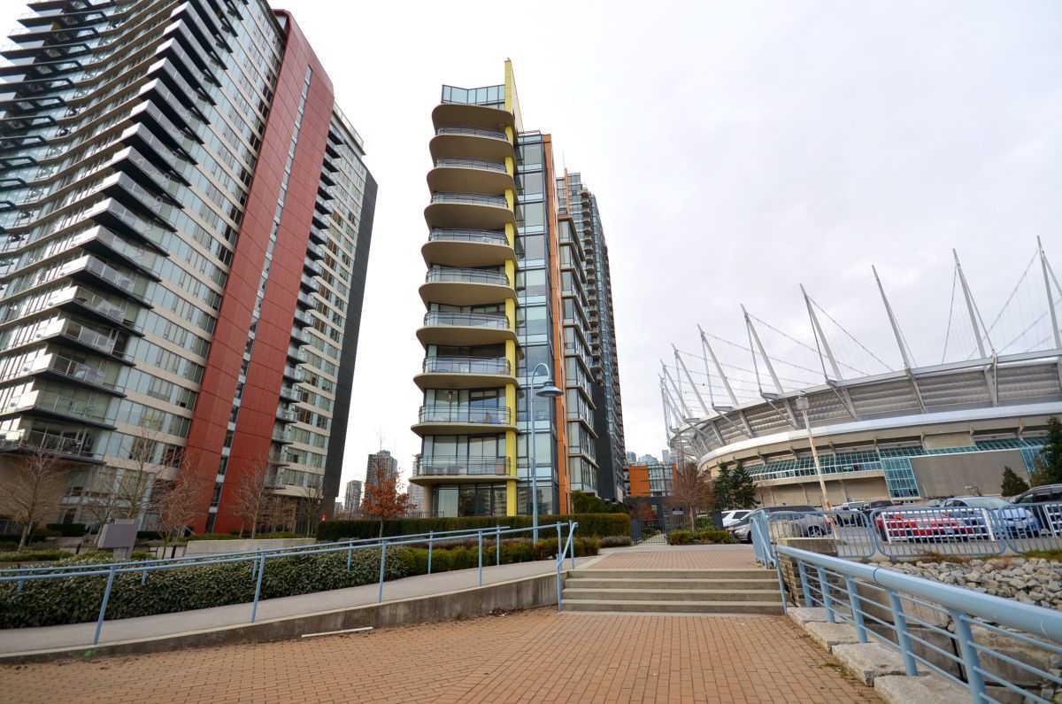 # 900 9 SMITHE MEWS photo 3