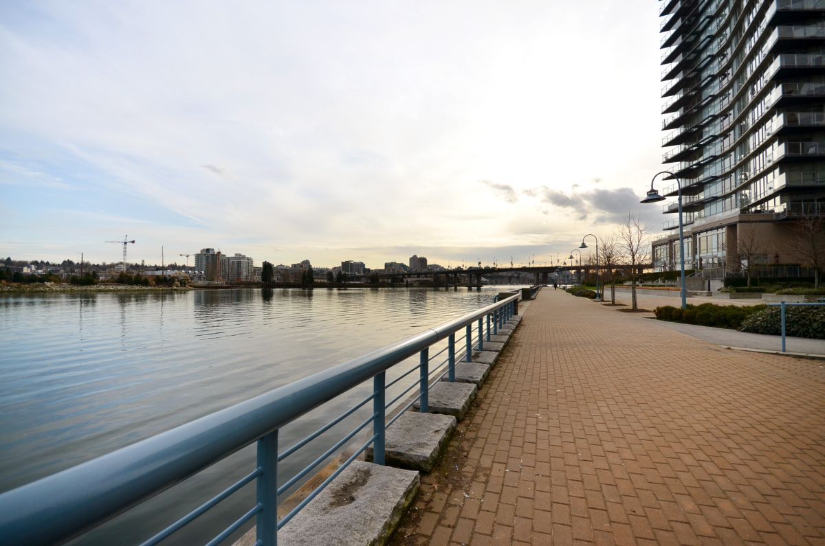 # 900 9 SMITHE MEWS photo 7