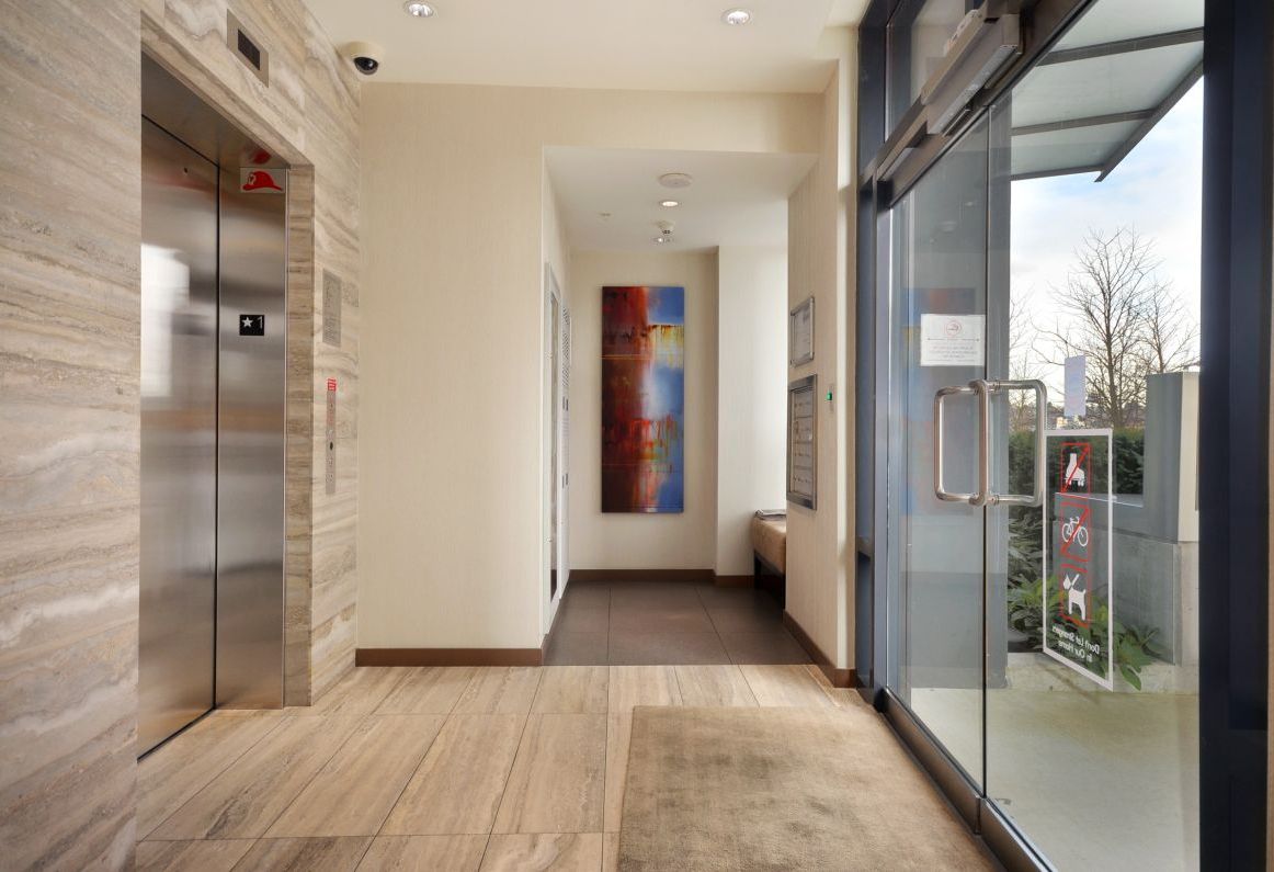 # 900 9 SMITHE MEWS photo 8