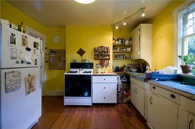  1746 E 3RD Ave photo 4