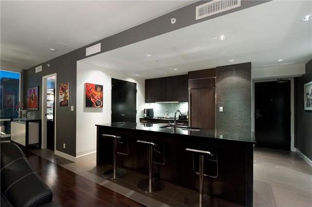 # 404 1455 HOWE ST photo 18
