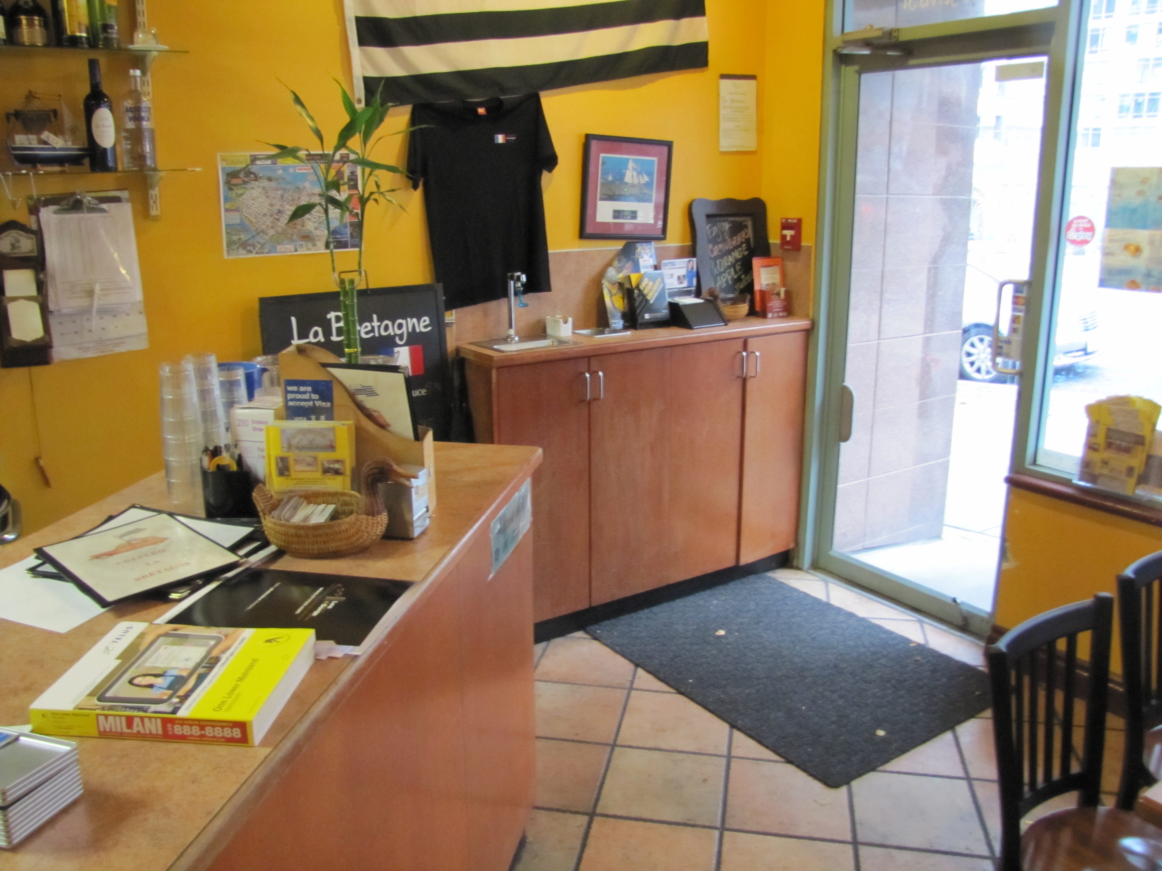  795 Jervice Street photo 3